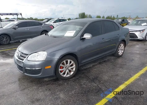 2010 Volkswagen Jetta Limited Edition из США, поврежденный, VIN 3VWAX7AJ2AM139459